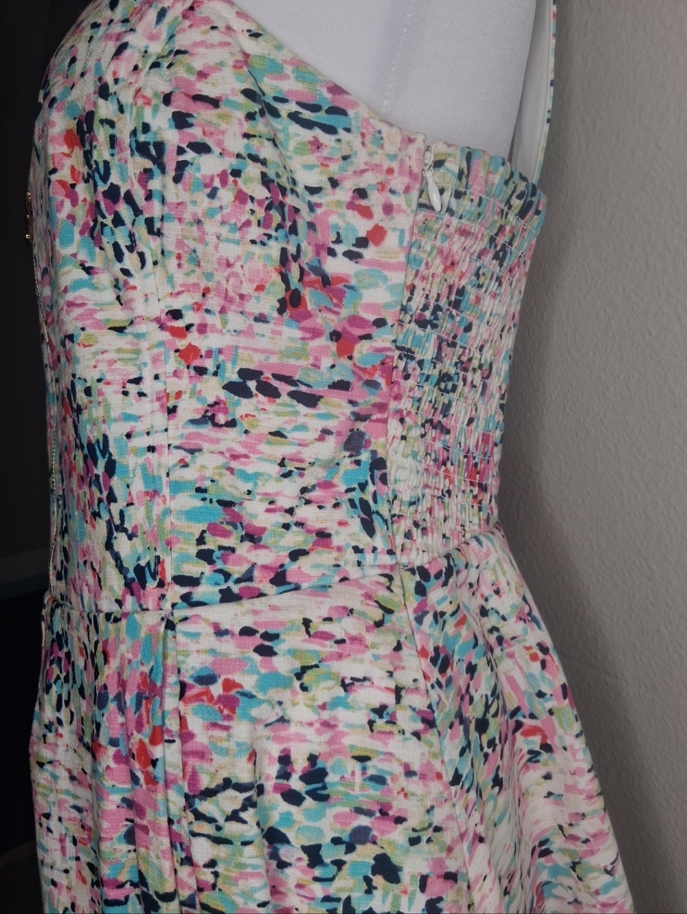 Guess Cocktail Dress Multicolor Sleeveless Smocked Sides Gold Zip Detail Size 12 - Picture 12 of 16